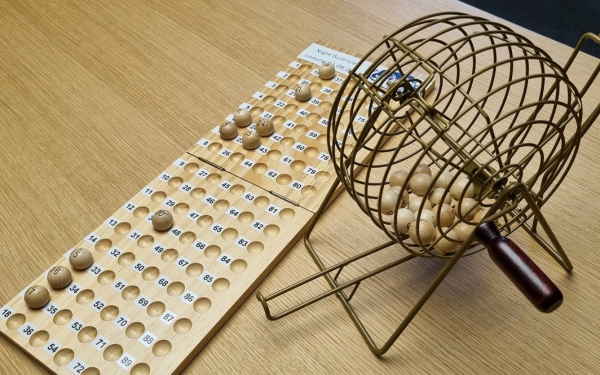 Lostrommel mit Kugeln
