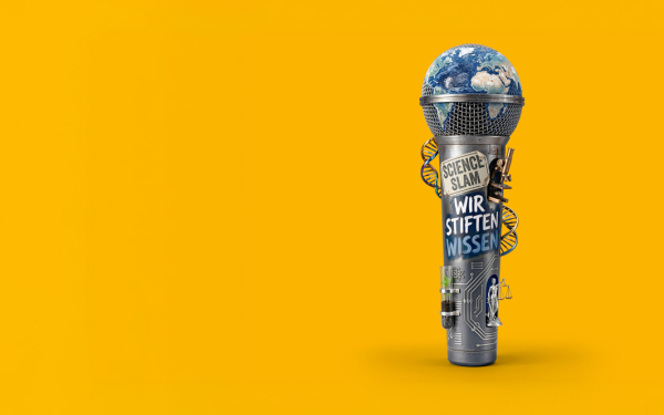 Mikrofon mit Aufschrift "Science Slam" und "Wir stiften Wissen"