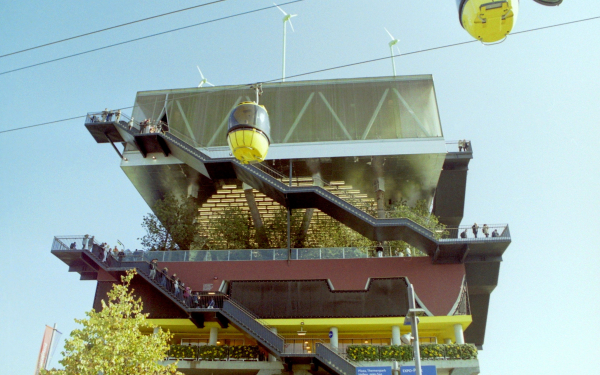 Ansicht des Holländischen Pavillons auf der EXPO 2000 in Hannover