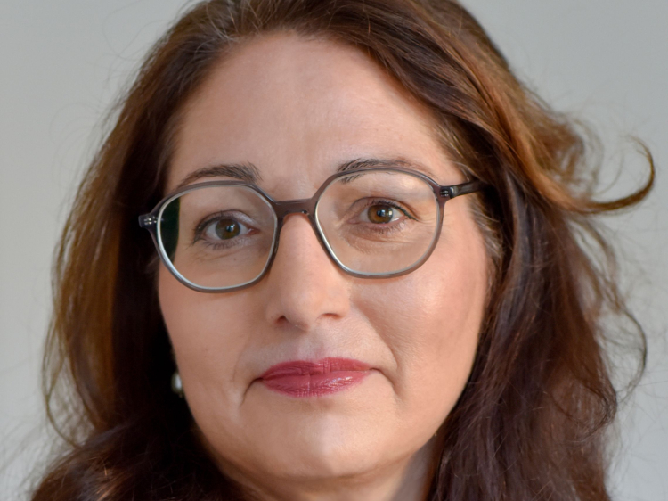 Portraitfoto von Sonja Kastilian