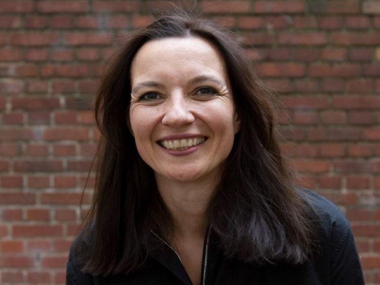 Portraitbild von Prof. Dr. Manuela Bojadziev