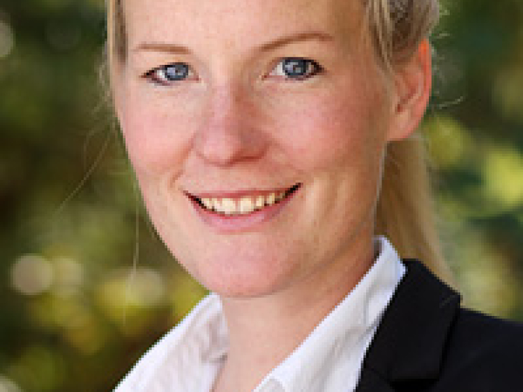 Das Bild zeigt Prof. Dr. Inken Heldt