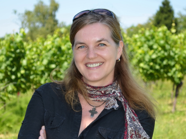 Das Bild zeigt Petra Thomas.