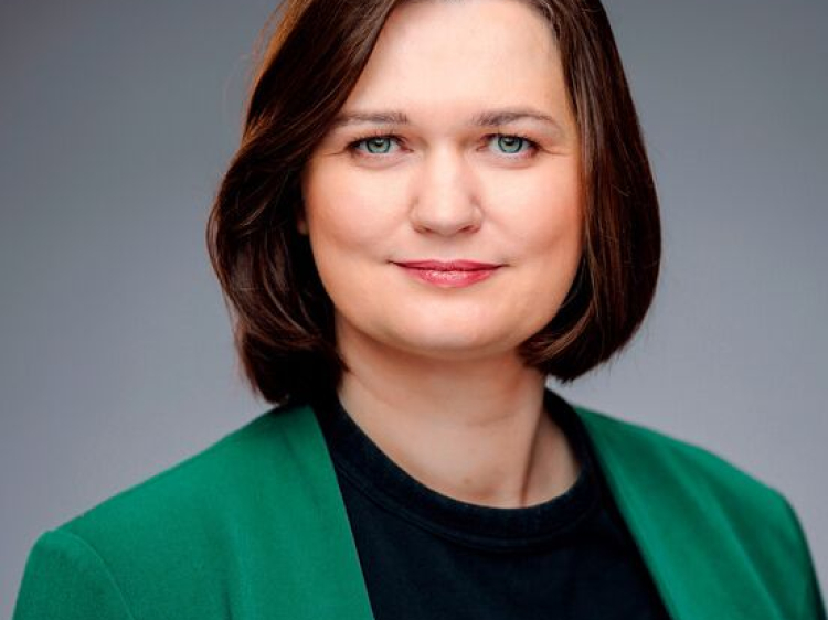 Zu sehen ist Claudia Müller.