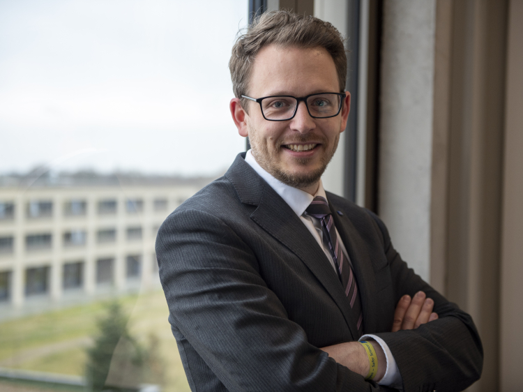 Das Foto zeigt Prof. Dr. Philipp Junker.
