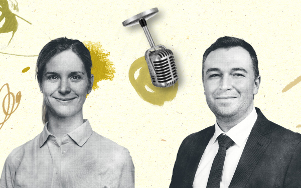 Illu mit zwei Personen, im Hintergrund ein Mikrofon