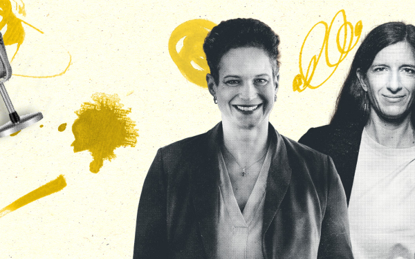 Illustration mit zwei Frauen und einem Mikrofon