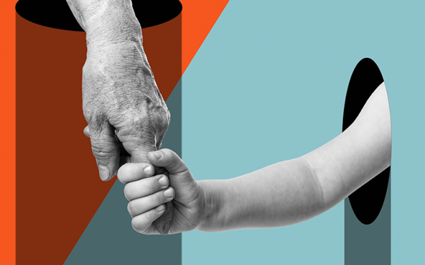 Das Bild zeigt eine Kinderhand, die eine ältere Hand hält vor zweifarbigem Hintergrund