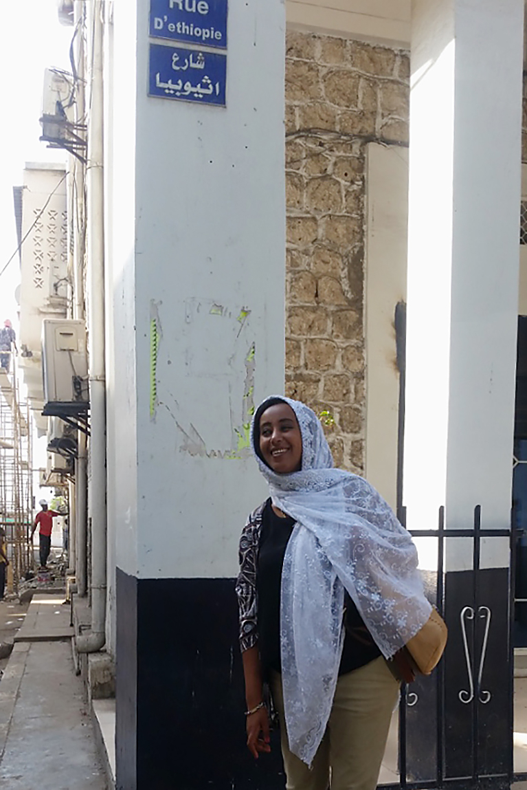Meron Zeleke Eresso in den Straßen von Dschibuti