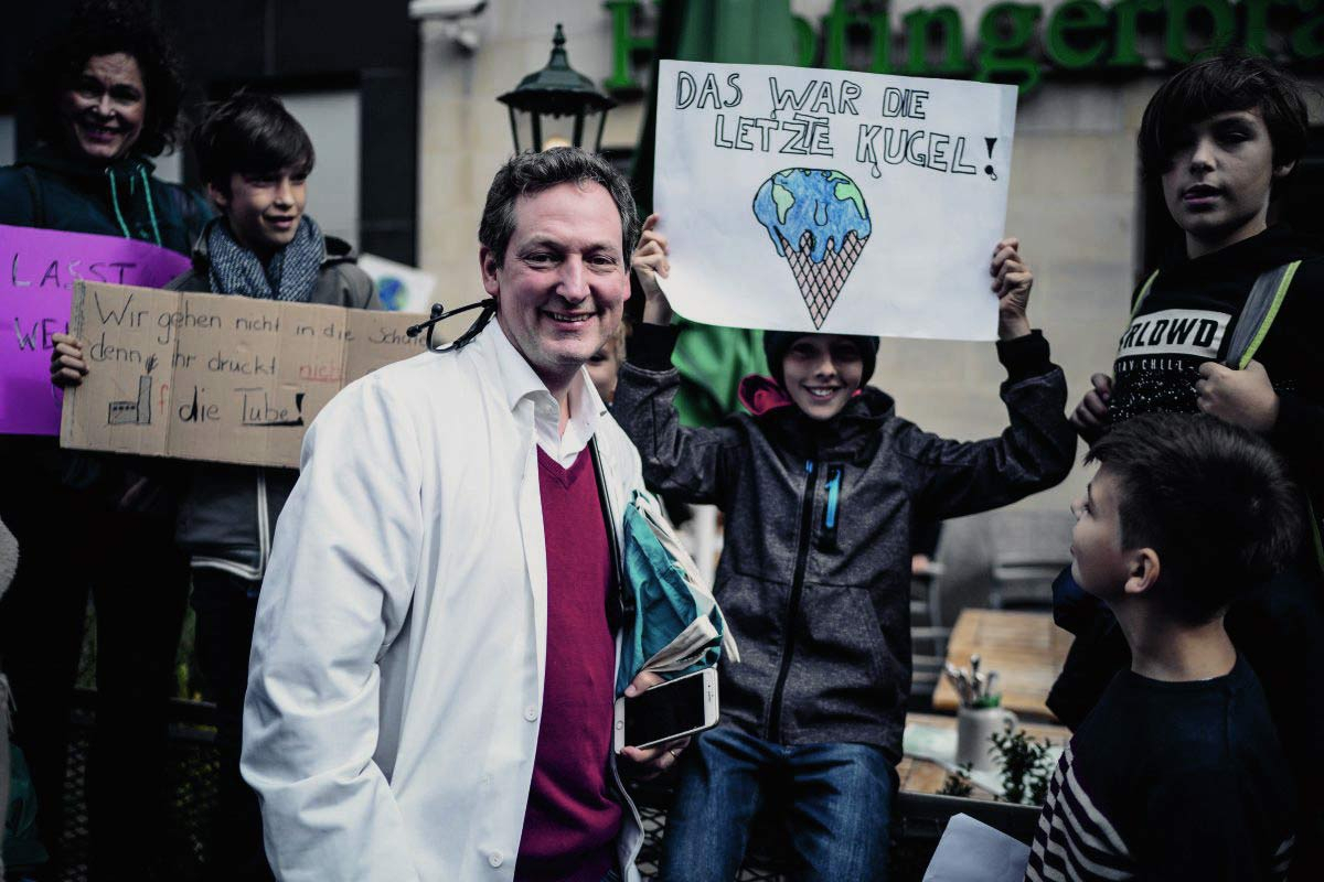 Der Mediziner und Wissenschaftsjournalist Dr. Eckart von Hirschhausen engagiert sich seit 2018 auch für Klimapolitik.