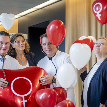 Das Bild zeigt die das Team um Dr. Melanie Ricke-Hoch von der Arbeitsgruppe „Molekulare Kardiologie – Neue Mechanismen und Therapiekonzepte“ an der MHH.