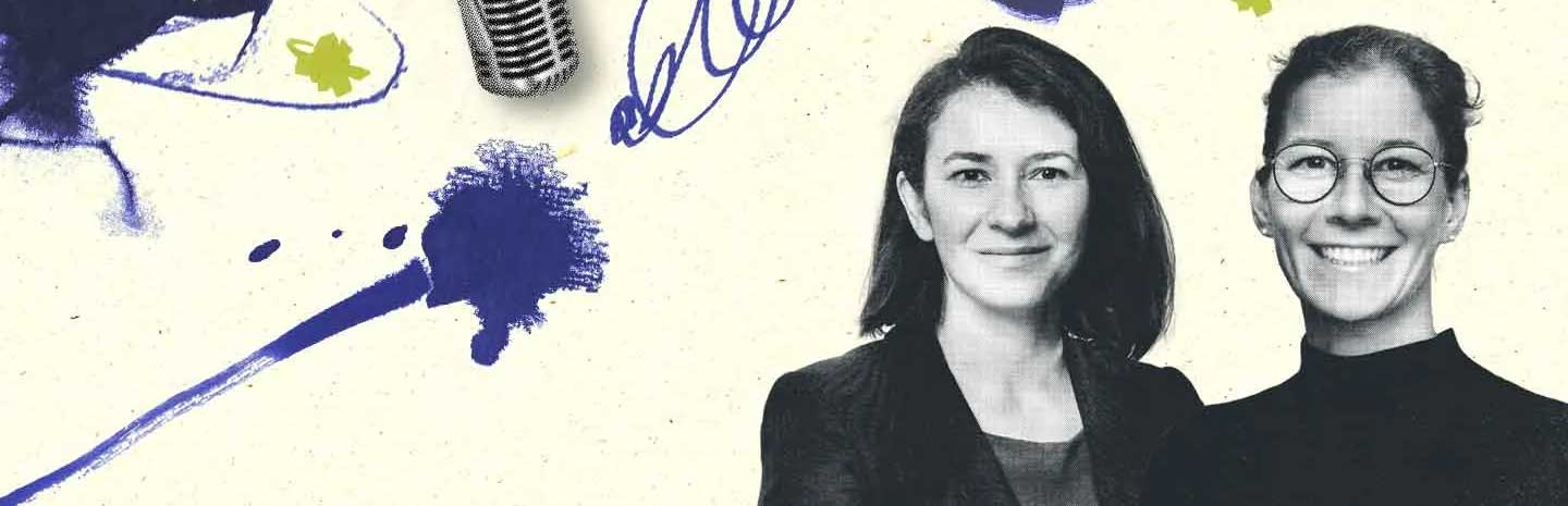Zwei Frauen im Portrait, dahinter eine Illustration mit Mikrofon