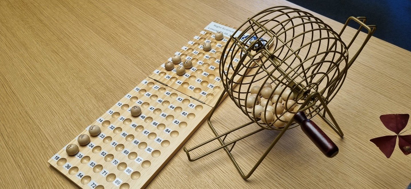 Lostrommel mit Kugeln