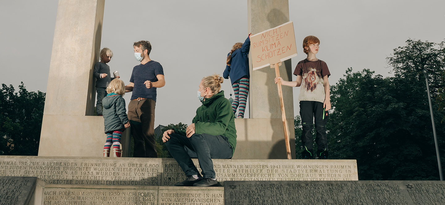 Eine Gruppe protestierender Menschen